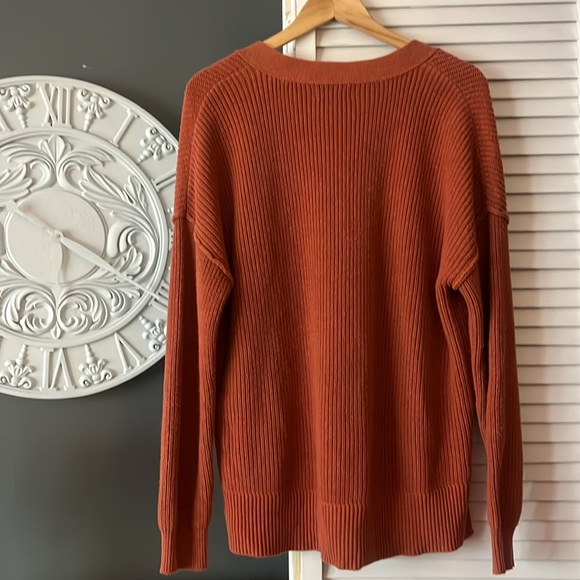 Burnt orange sweater - Picture 4 of 4